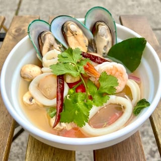 Po-Teak (Spicy clear seafood soup)