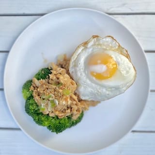 Gai Kratiam Kai Daow